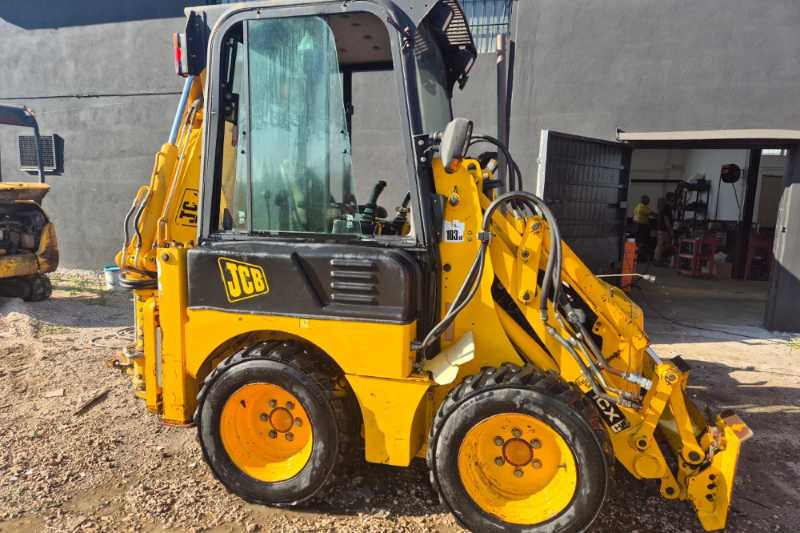 OmecoHub - Immagine JCB 1CXHF